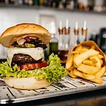 Sir Savigny Hotel, Part Of Sircle Collection فندق 4*