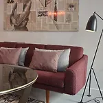 فندق Sir Savigny Hotel, Part Of Sircle Collection 4*