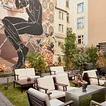 Sir Savigny Hotel, Part Of Sircle Collection فندق 4*