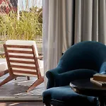 Sir Savigny Hotel, Part Of Sircle Collection فندق