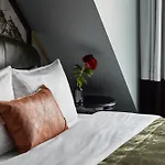 Sir Savigny Hotel, Part Of Sircle Collection فندق 4*