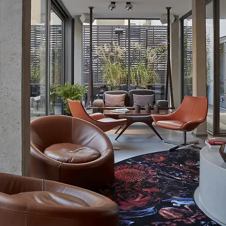 فندق Sir Savigny Hotel, Part Of Sircle Collection 4*