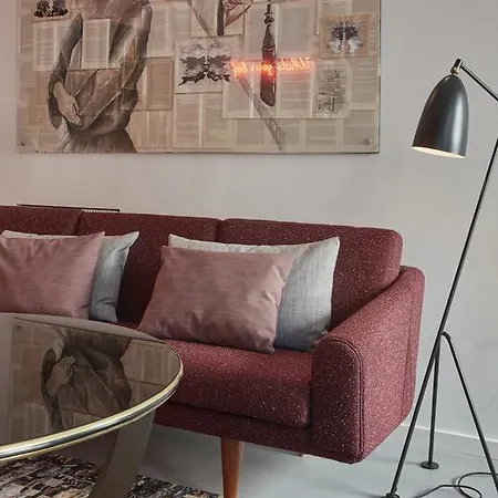 فندق Sir Savigny Hotel, Part Of Sircle Collection 4*