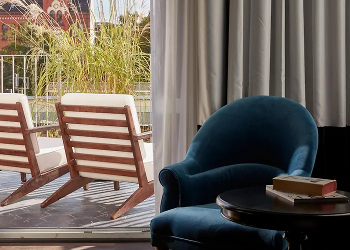 Sir Savigny Hotel, Part Of Sircle Collection فندق